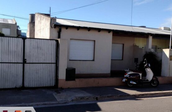 CASA EN VENTA &#8211; Pasaje B 572 (Pasaje Estrada)